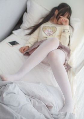 欧美贵妇黑高跟鞋50_蓝光高清完整版